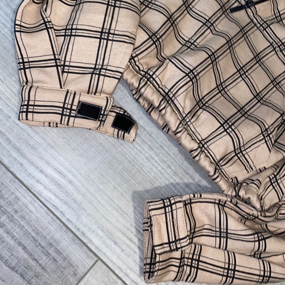 SOLD PrettyLittleThing Brown Checked Oversized - Picture 6 of 8